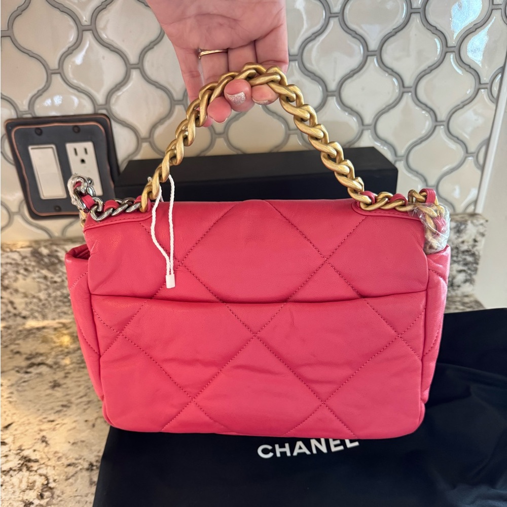 Chanel 19 Small Like New Condition Hot Pink - Picture 2 of 14